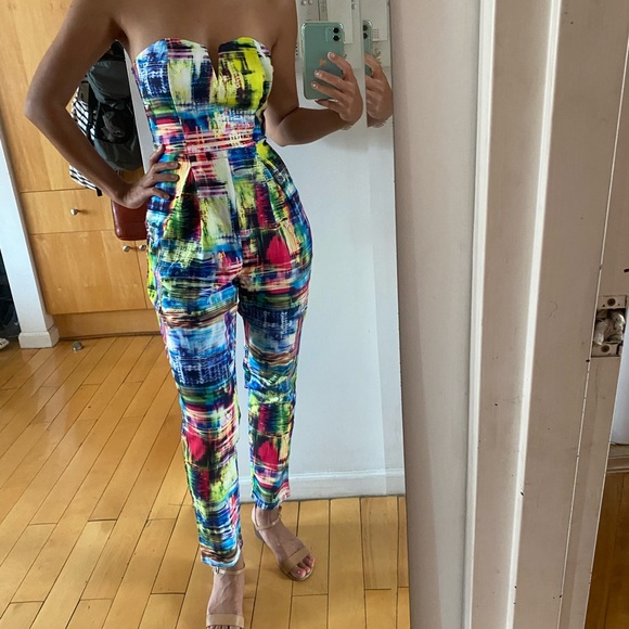 Colorful strapless structured jumpsuit - Picture 3 of 9